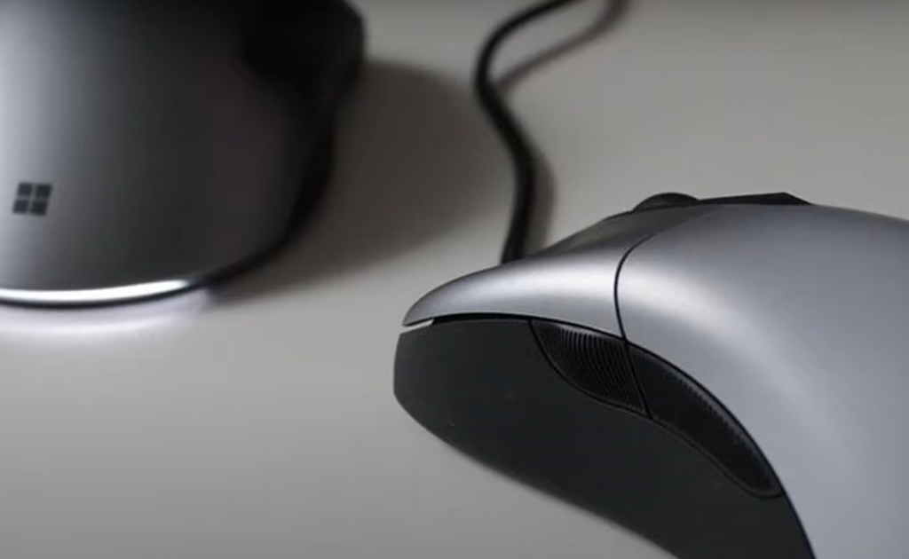 What gaming mouse is best for big hands?