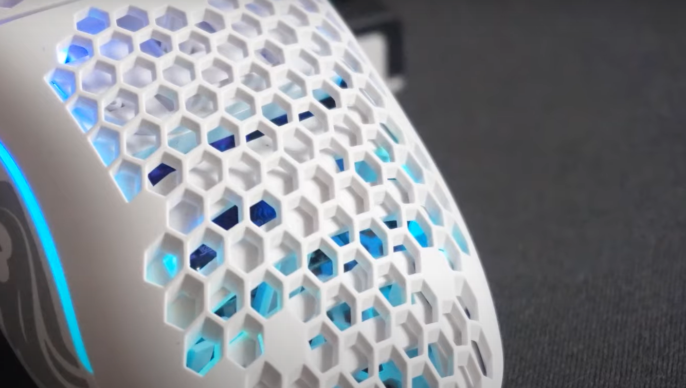 Top 5 Best Gaming Mouses for Big Hands [July 2024 Review] GamingProfy